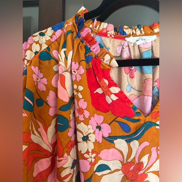 Vibrant Blooms Blouse - Picture 5 of 5